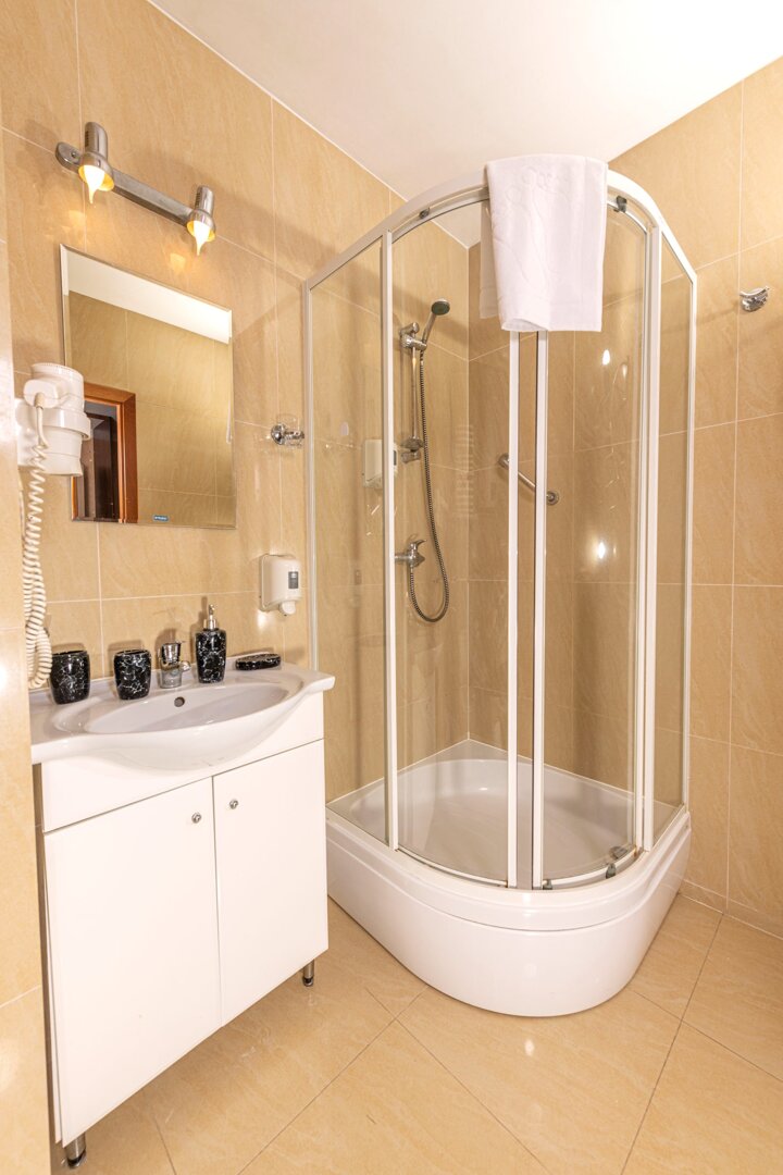 TRIPPIE HOME SPÓŁKA Z OGRANICZONĄ ODPOWIEDZIALNOŚCIĄ - 7