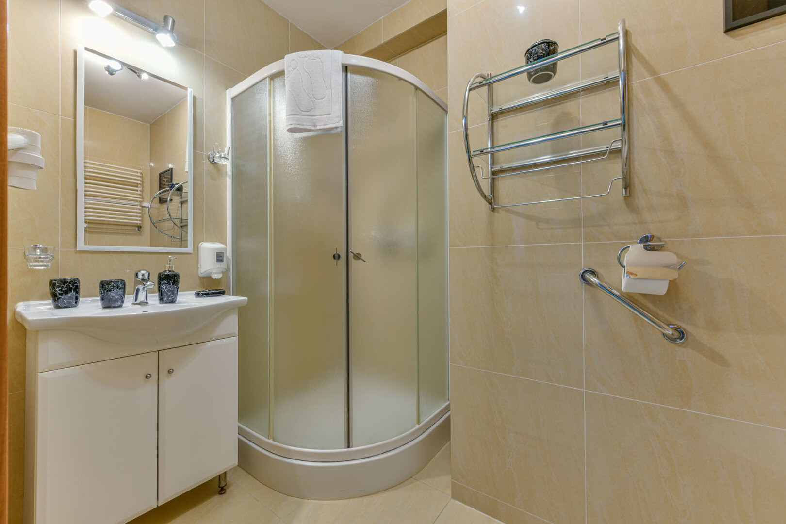 TRIPPIE HOME SPÓŁKA Z OGRANICZONĄ ODPOWIEDZIALNOŚCIĄ - 8